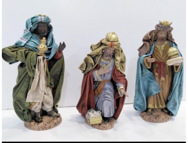 Reyes adorando en barro entelado de 17 cm. Serie IL5